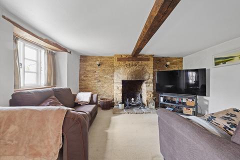 4 bedroom cottage for sale, West End, Aston, OX18