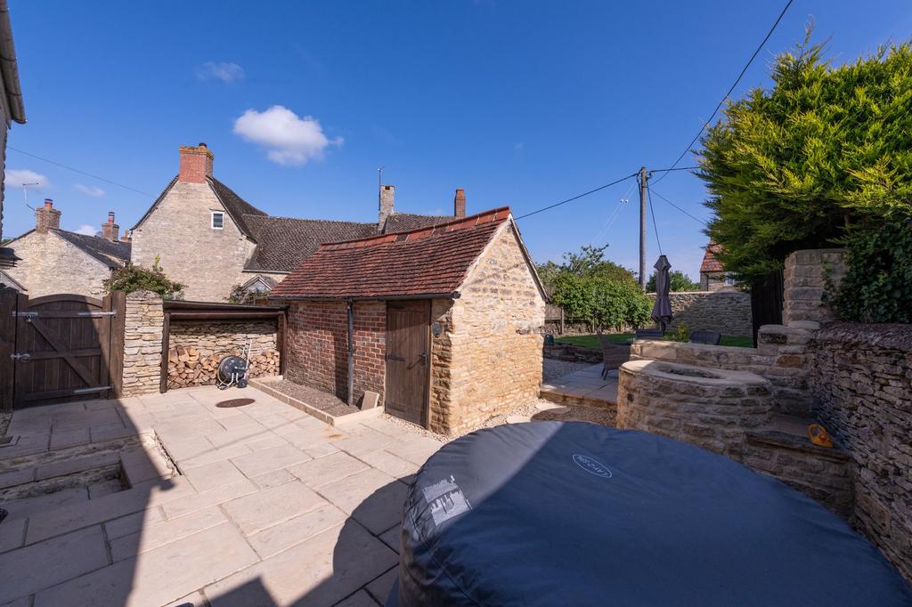 Log Store &amp; Outbuilding