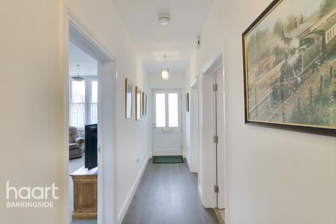 2 bedroom apartment for sale, Thomas Barnardo Way, Barkingside