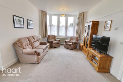 2 bedroom apartment for sale, Thomas Barnardo Way, Barkingside