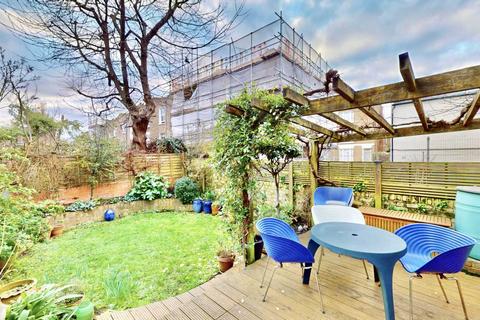 31 Chester Road, London, N19 5DF