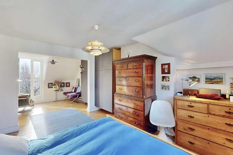 31 Chester Road, London, N19 5DF