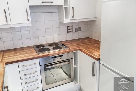 2 bedroom flat to rent, Feltham TW14