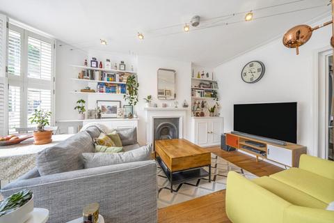 1 bedroom flat for sale, Endlesham Road, Balham