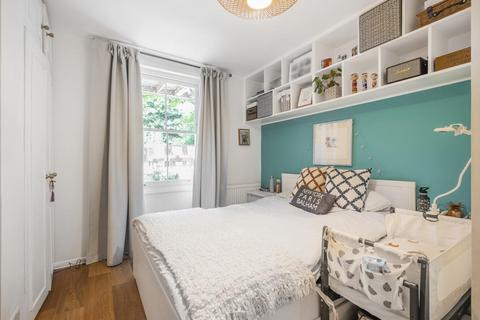 1 bedroom flat for sale, Endlesham Road, Balham