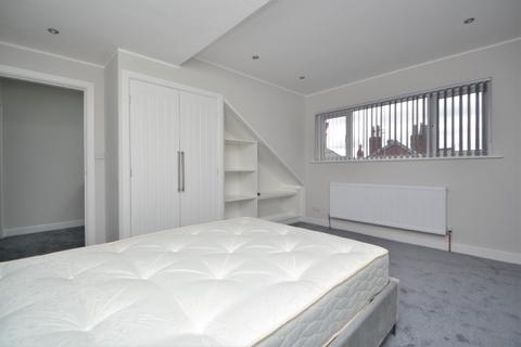 1 bedroom flat to rent, 322 Harrogate Road, Leeds LS17