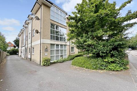 2 bedroom apartment to rent, Richmond Park Road, Bournemouth BH8
