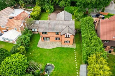 5 bedroom detached house for sale, Warren Lodge Drive, Tadworth, KT20