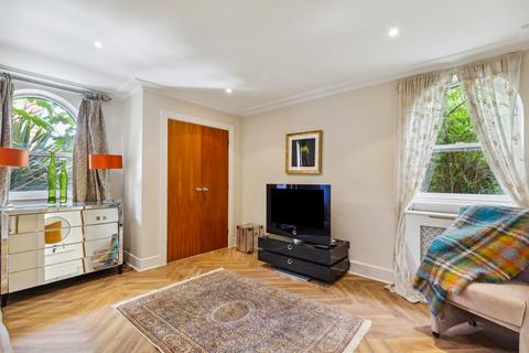 2 bedroom flat for sale, Oriel Drive, Harrods Village, Barnes, London