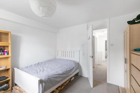 2 bedroom maisonette for sale, Selbourne House, 30 Grayshott Road, London