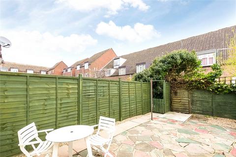 3 bedroom terraced house to rent, Fawcett Close, London