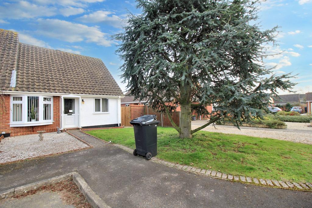 Malthouse Road, Hethersett NR9 2 bed semidetached bungalow to rent £