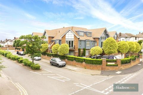 2 bedroom apartment to rent, Manor Road, Essex IG7