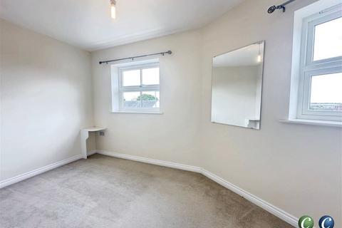 2 bedroom flat for sale, Church Street, Uttoxeter, ST14 8AG