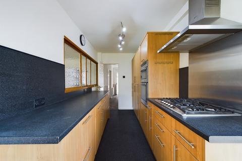 4 Williamsons Way, Corringham, Stanford-le-hope, SS17 7RR