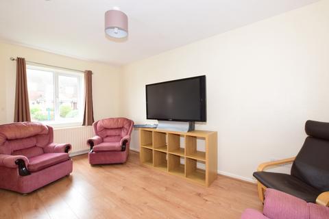 4 bedroom end of terrace house to rent, Barnfield Drive Chichester PO19