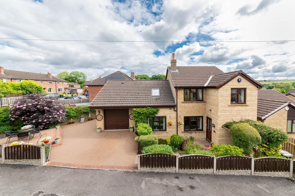 Mayfield, Oxspring 3 bed detached house for sale £345,000
