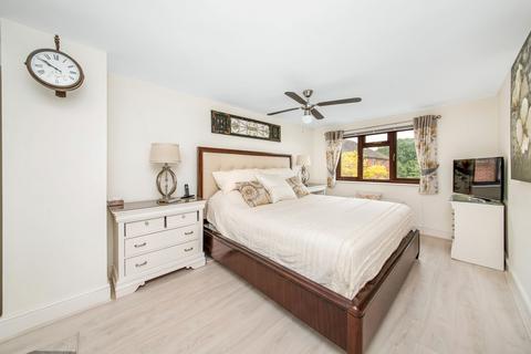11 Mayfield, Oxspring, Sheffield, S36 8YN