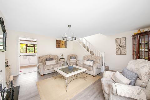 11 Mayfield, Oxspring, Sheffield, S36 8YN