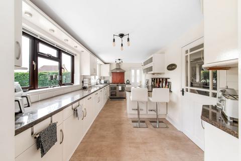 11 Mayfield, Oxspring, Sheffield, S36 8YN
