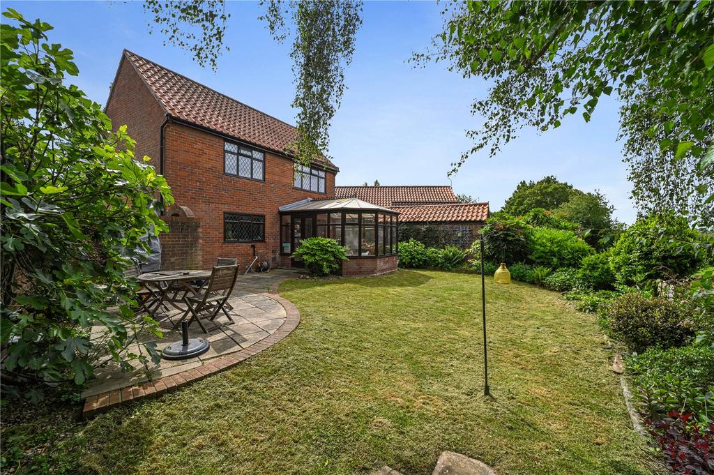 Dedham Meade, Dedham, Colchester... 3 bed detached house for sale £