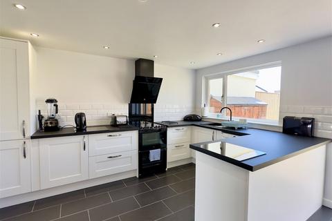 26 Marshall Avenue, Wadebridge, PL27 6BB