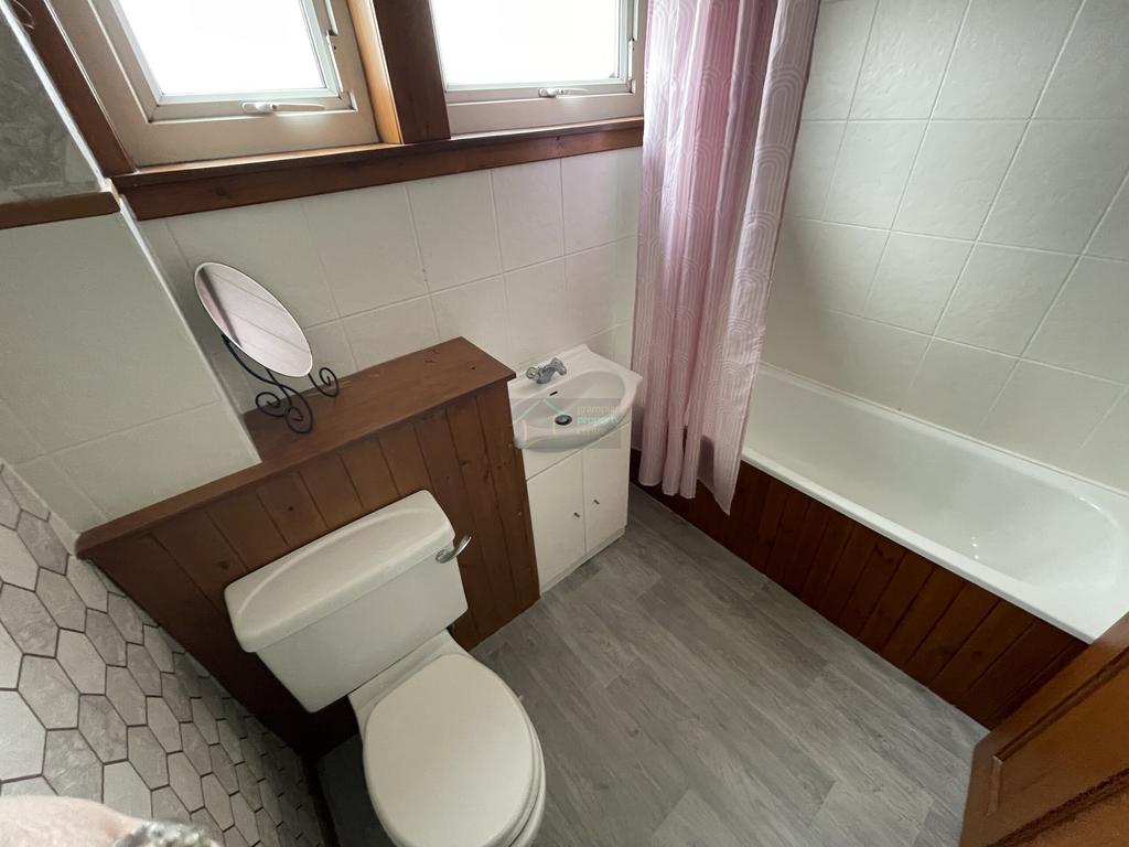 Bathroom.JPG