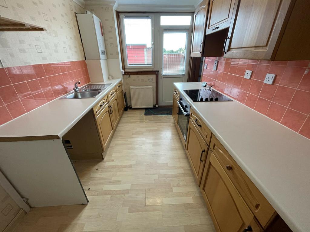 Kitchen b.JPG