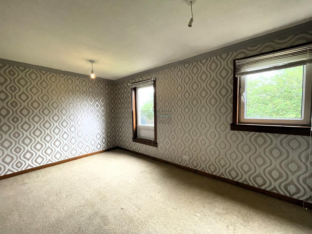 Bedroom 1b.JPG