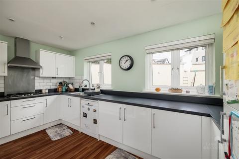 4 bedroom detached house to rent, Airborne Drive, Plymouth PL6