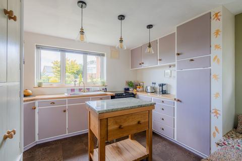 2 Alexandra Way, Crediton, EX17 2EA