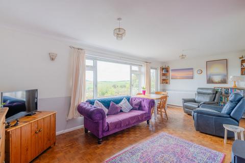 2 Alexandra Way, Crediton, EX17 2EA