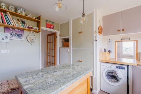 2 Alexandra Way, Crediton, EX17 2EA