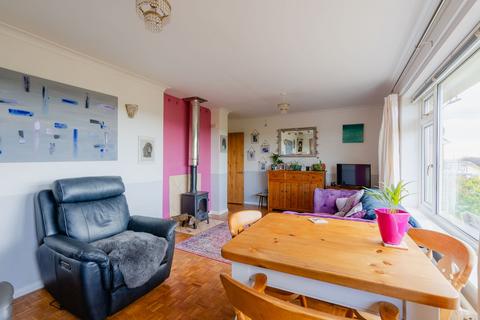 2 Alexandra Way, Crediton, EX17 2EA
