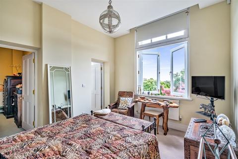 2 bedroom apartment to rent, King Edward Vii Apartments, Kings Drive, Midhurst, GU29