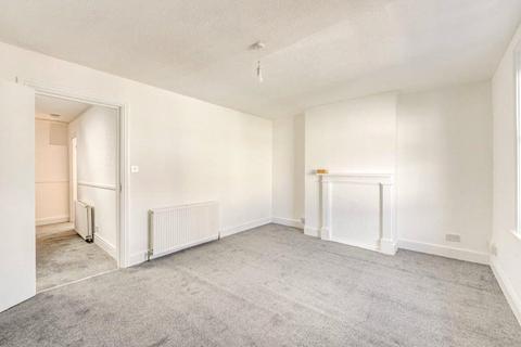 2 bedroom flat to rent, Gratwicke Road, Worthing Centre, West Sussex, BN11