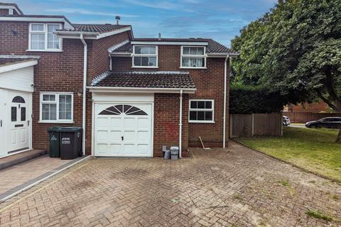 3 bedroom end of terrace house for sale, Windmill Drive, Croxley Green, Rickmansworth, Hertfordshire, WD3 3FF