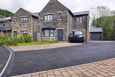 4 bedroom detached house for sale, Round Meadow Close, Greenfield, Saddleworth, OL3