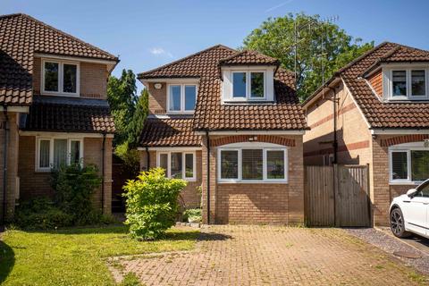 4 bedroom detached house for sale, Tinsley Close, Crawley RH10