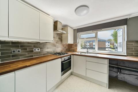 2 bedroom apartment for sale, Teddington Close, Epsom