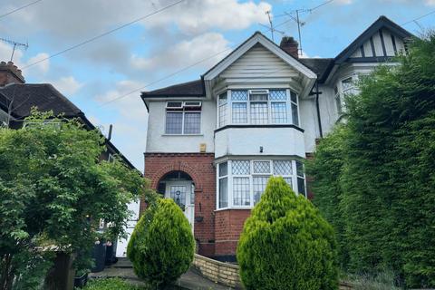 3 bedroom semi-detached house to rent, Cutenhoe Road, Luton LU1