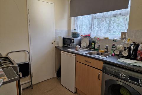 1 bedroom flat to rent, South Oval, Kings Heath, Northampton, NN5