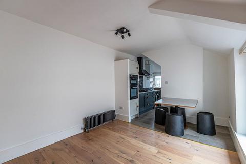 2 bedroom apartment for sale, Newport Road, Cardiff CF24