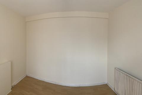 4 bedroom flat to rent, Pinner, HA5
