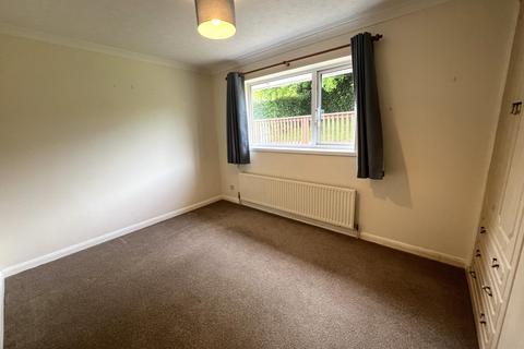 2 bedroom detached bungalow to rent, Ashleigh Drive, Teignmouth, TQ14 8QX