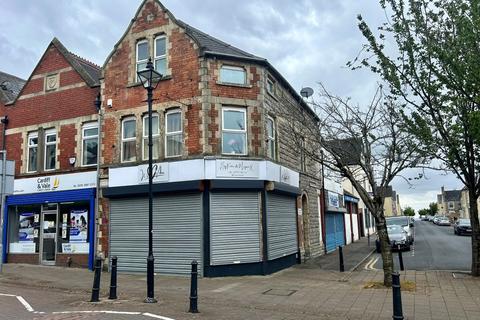 3 bedroom end of terrace house for sale, Holton Road, Barry CF63