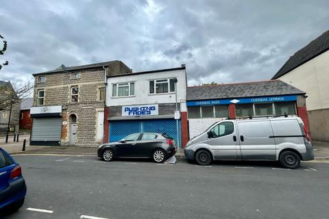 3 bedroom end of terrace house for sale, Holton Road, Barry CF63