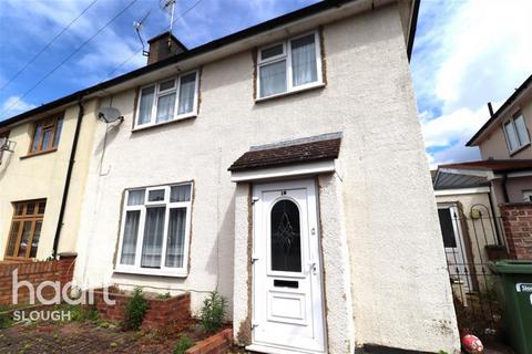 3 bedroom semi-detached house to rent, The Greenway, Slough