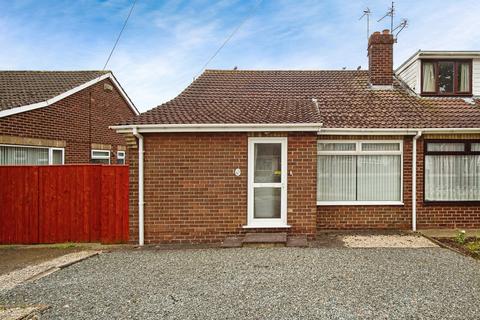 2 bedroom semi-detached bungalow for sale, Compass Road, Hull HU6