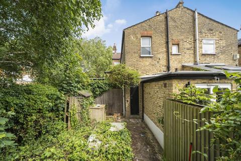 3 bedroom flat for sale, Southfield Road, Chiswick